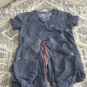 FIGS Charcoal Scrub Set with Pink Accent